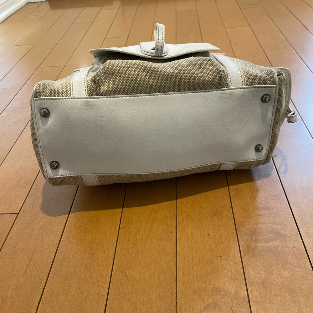 Todds White and Tan Women's Handbag - Picture 6 of 7